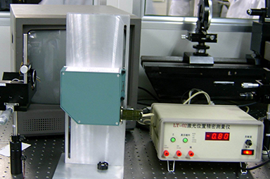 Laser measuring instrument