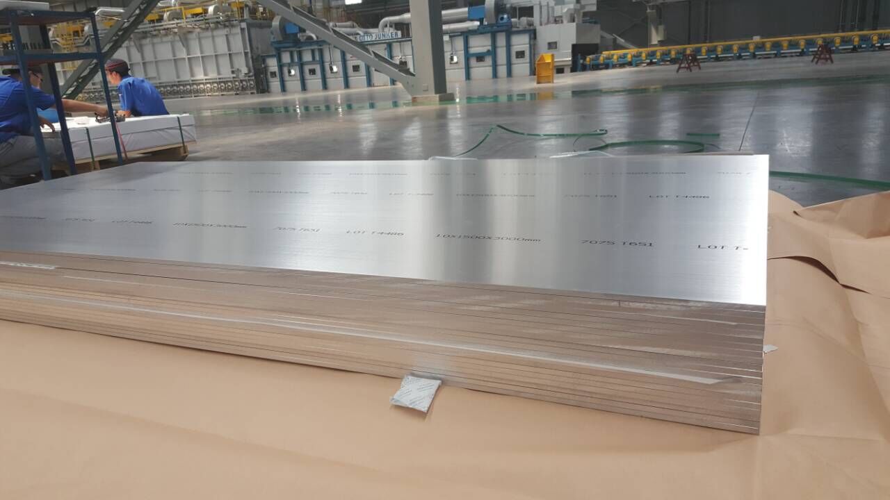 7005 alloy aluminum plate has good mechanical properties and good wear resistance