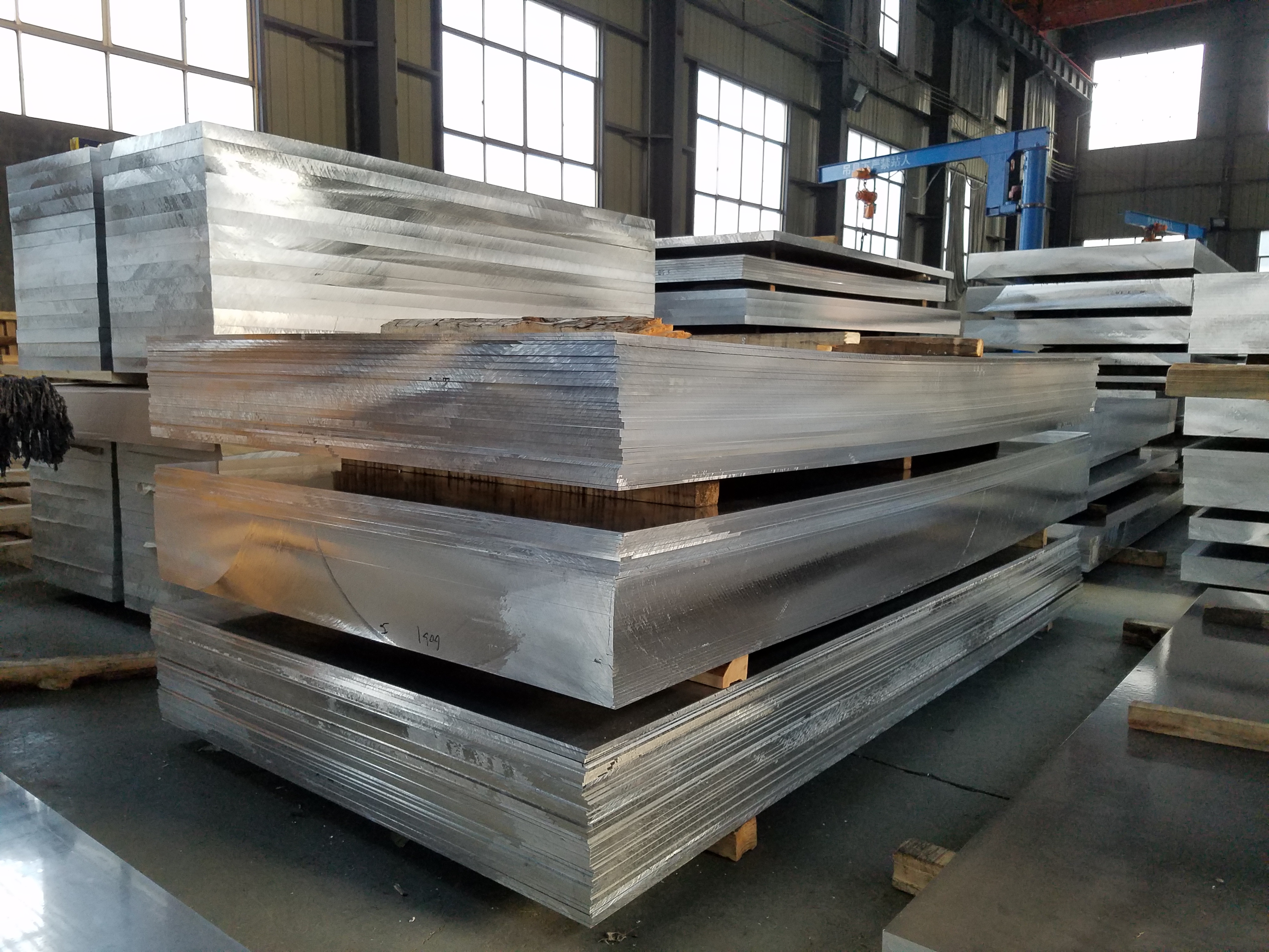 2A14 aviation grade aluminum plate has high strength and good fracture resistance