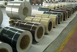 Rollo de lámina de aluminio recubierto de color PE Rollo de lámina de aluminio recubierto de color PE
